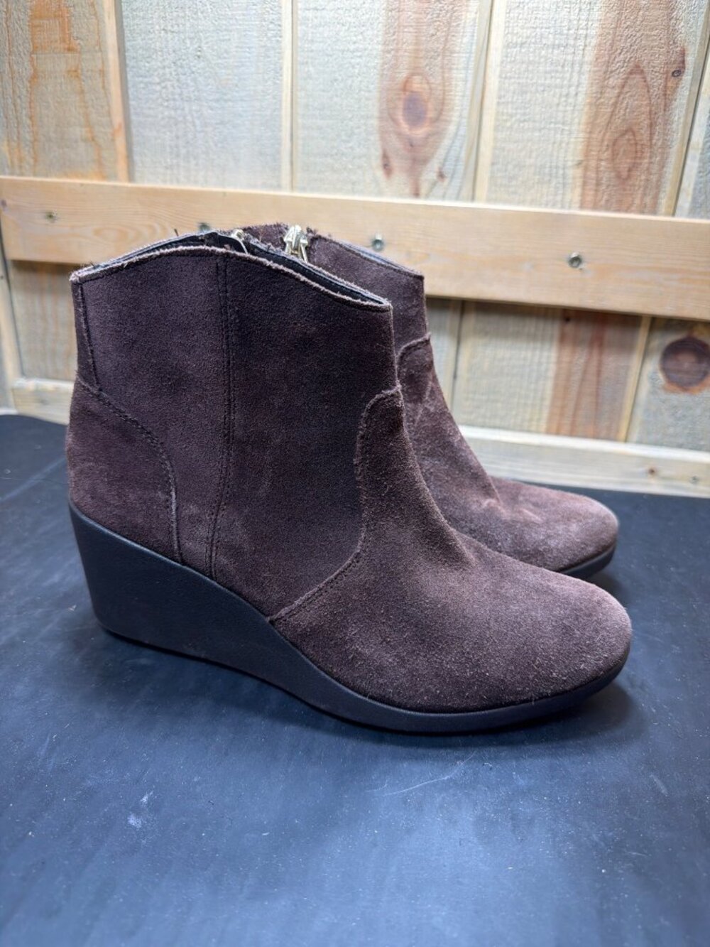 Crocs Brown Suede Wedge Ankle Boots Zip Comfort Womens Size 8 203418
